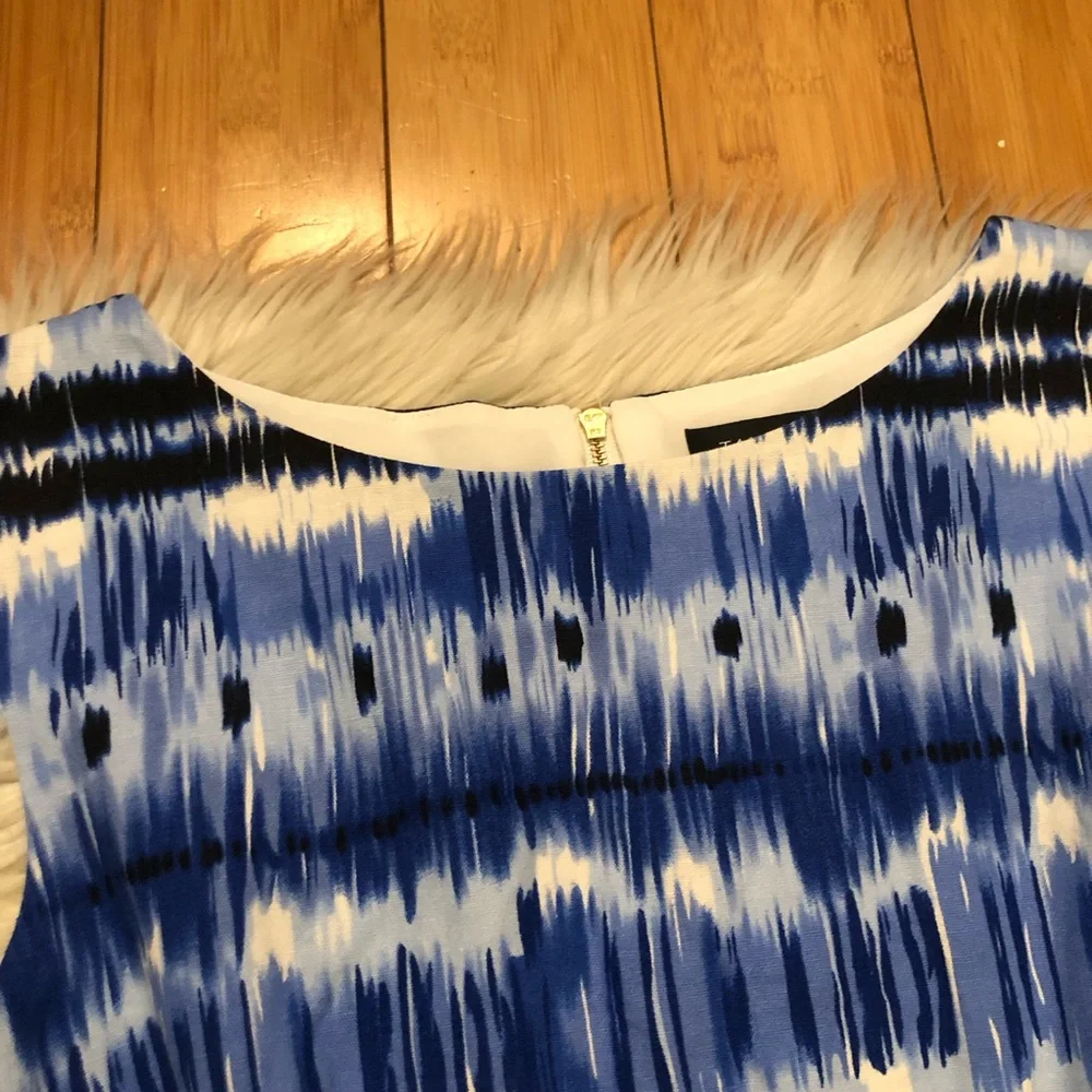 Tahari Linen Blend Tie Dye Ikat Prints Blue White Sleeveless Sheath Dress size 8 - Picture 4 of 16